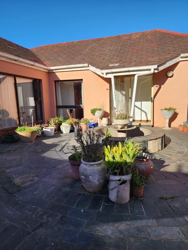 3 Bedroom Property for Sale in Kabega Park Eastern Cape